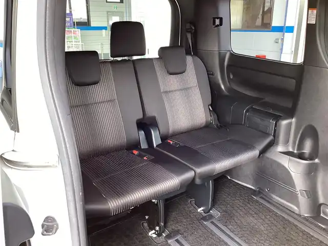 トヨタ ヴォクシー ハイブリッド ZS 三重県 2020(令2)年 5.2万km ホワイトパールクリスタルシャイン 衝突軽減/純正10インチナビ/フルセグ/Bluetooth/DVD再生/録音/バックガイドモニター/LEDヘッドライト/LEDフォグライト/スマートキー/プッシュスタート/クルーズコントロール/パワースライドドア/ビルトインETC/純正16インチアルミ