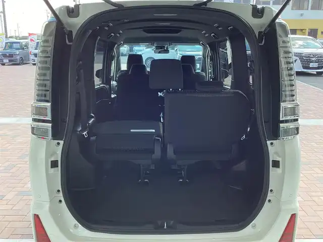 トヨタ ヴォクシー ハイブリッド ZS 三重県 2020(令2)年 5.2万km ホワイトパールクリスタルシャイン 衝突軽減/純正10インチナビ/フルセグ/Bluetooth/DVD再生/録音/バックガイドモニター/LEDヘッドライト/LEDフォグライト/スマートキー/プッシュスタート/クルーズコントロール/パワースライドドア/ビルトインETC/純正16インチアルミ