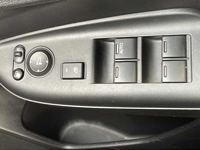 ホンダ フィット ハイブリット Fパッケージ 福島県 2016(平28)年 7.4万km クリスタルブラックパール 純正ナビ　バックＣ　ＢＴ　ワンセグＴＶ　ワイパーデザイアー　ＥＴＣ　ステリモ　ハロゲンヘッドライト　電格ミラー　スペアキー　前方ドラレコ　ＥＣＯＮ　純正ドアバイザー　純正ホイールキャップ　取扱説明書