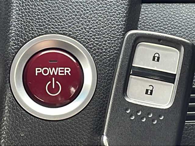 ホンダ フィット ハイブリット Fパッケージ 福島県 2016(平28)年 7.4万km クリスタルブラックパール 純正ナビ　バックＣ　ＢＴ　ワンセグＴＶ　ワイパーデザイアー　ＥＴＣ　ステリモ　ハロゲンヘッドライト　電格ミラー　スペアキー　前方ドラレコ　ＥＣＯＮ　純正ドアバイザー　純正ホイールキャップ　取扱説明書