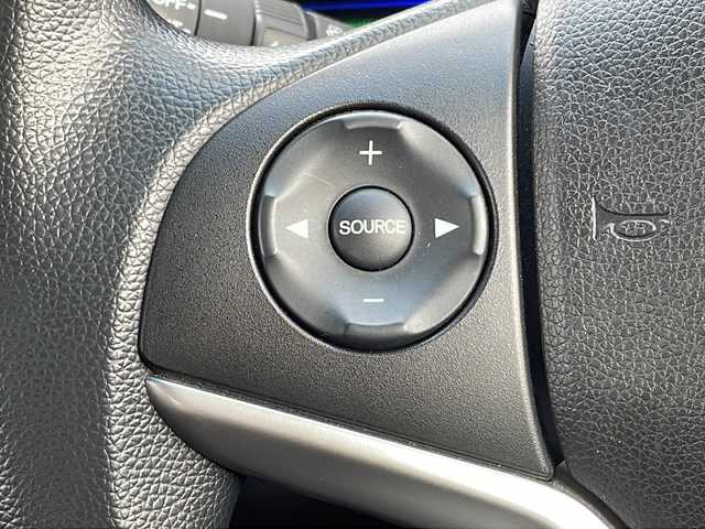 ホンダ フィット ハイブリット Fパッケージ 福島県 2016(平28)年 7.4万km クリスタルブラックパール 純正ナビ　バックＣ　ＢＴ　ワンセグＴＶ　ワイパーデザイアー　ＥＴＣ　ステリモ　ハロゲンヘッドライト　電格ミラー　スペアキー　前方ドラレコ　ＥＣＯＮ　純正ドアバイザー　純正ホイールキャップ　取扱説明書