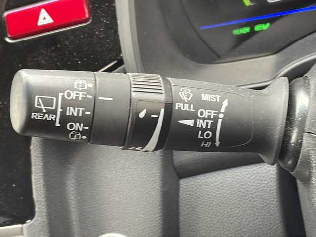 ホンダ フィット ハイブリット Fパッケージ 福島県 2016(平28)年 7.4万km クリスタルブラックパール 純正ナビ　バックＣ　ＢＴ　ワンセグＴＶ　ワイパーデザイアー　ＥＴＣ　ステリモ　ハロゲンヘッドライト　電格ミラー　スペアキー　前方ドラレコ　ＥＣＯＮ　純正ドアバイザー　純正ホイールキャップ　取扱説明書