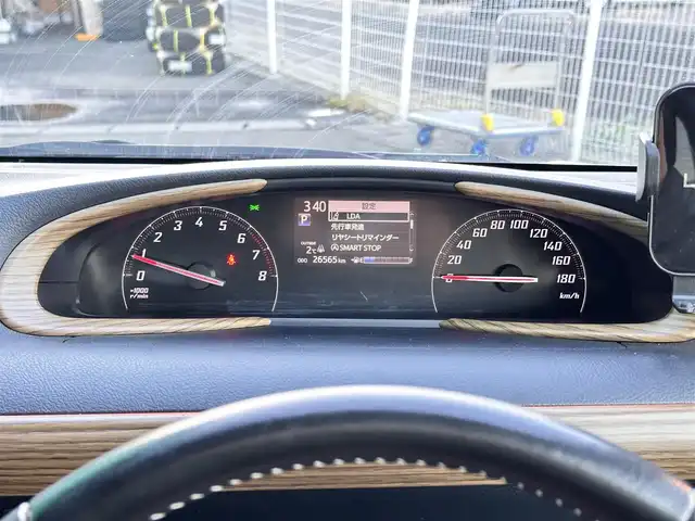 トヨタ シエンタ ファンベースG 宮城県 2021(令3)年 2.7万km ブラックマイカ/ベージュ 2トーン パノラミックビュー対応ナビレディパッケージ/・パノラミックビューモニター/・ステアリングスイッチ/・ドアミラーヒーター/LEDヘッドランプパッケージ/・オートレベリング機能付LEDヘッドランプ/・LEDフロントフォグランプ/・レッド加飾付クリアレンズLEDリアコンビネーションランプ/シートヒーター/ステアリングヒーター/＝＝＝/モデリスタエアロ（F/S/R）/セーフティセンス/・プリクラッシュセーフティ/・レーンディパーチャーアラート/・オートマチックハイビーム/先行車発進告知機能/純正12インチフリップダウンモニター（V12T-R68C）/純正9インチナビ（NSZT-Y68T）/・CD/DVD/・Bluetooth/・フルセグTV/ビルトインETC2.0/ミラー一体型ドライブレコーダー/両側パワースライドドア/革巻きステアリング/オートライト/スマートキー＆プッシュスタート/電動格納ミラー/社外15インチAW/純正フロアマット/純正ドアバイザー/Wエアバッグ