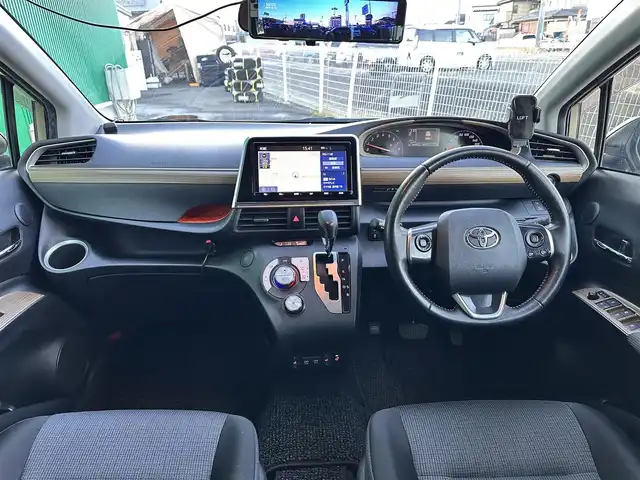 トヨタ シエンタ ファンベースG 宮城県 2021(令3)年 2.7万km ブラックマイカ/ベージュ 2トーン パノラミックビュー対応ナビレディパッケージ/・パノラミックビューモニター/・ステアリングスイッチ/・ドアミラーヒーター/LEDヘッドランプパッケージ/・オートレベリング機能付LEDヘッドランプ/・LEDフロントフォグランプ/・レッド加飾付クリアレンズLEDリアコンビネーションランプ/シートヒーター/ステアリングヒーター/＝＝＝/モデリスタエアロ（F/S/R）/セーフティセンス/・プリクラッシュセーフティ/・レーンディパーチャーアラート/・オートマチックハイビーム/先行車発進告知機能/純正12インチフリップダウンモニター（V12T-R68C）/純正9インチナビ（NSZT-Y68T）/・CD/DVD/・Bluetooth/・フルセグTV/ビルトインETC2.0/ミラー一体型ドライブレコーダー/両側パワースライドドア/革巻きステアリング/オートライト/スマートキー＆プッシュスタート/電動格納ミラー/社外15インチAW/純正フロアマット/純正ドアバイザー/Wエアバッグ