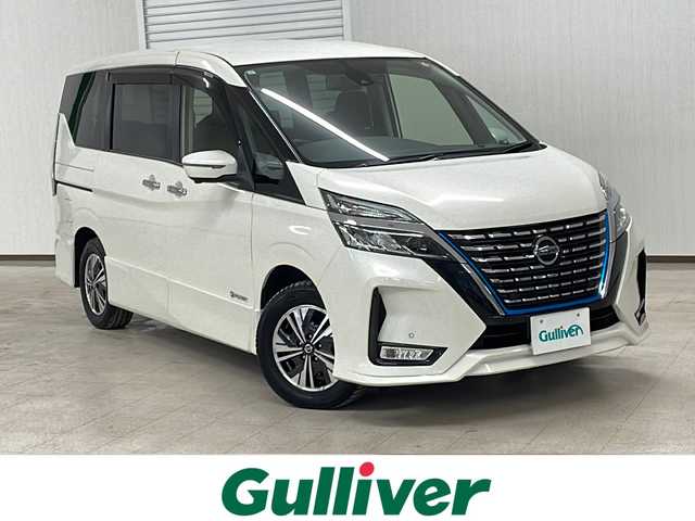 日産 セレナ e－パワー ハイウェイスター V 熊本県 2021(令3)年 5.5万km ブリリアントホワイトパール 純正ディスプレイオーディオ（ＢＴ/ＵＳＢ）/アラウンドビューモニター/ＥＴＣ/前方ドライブレコーダー/プロパイロット/エマージェンシーブレーキ/インテリジェントルームミラー/両側ハンズフリーパワースライドドア/レーンキープアシスト/ブラインドスッポトモニター/前後コーナーセンサー/ステアリングスイッチ/オートライト/ＬＥＤヘッドライト/フォグランプ/純正フロアマット/純正15インチＡＷ