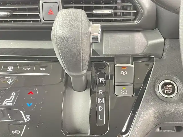 日産 ルークス HWS X プロパイロットED 千葉県 2022(令4)年 4万km ホワイトパール プロパイロット/ エマージェンシーブレーキ/ 車線逸脱警報/ 車線逸脱防止支援/ 先行車発進お知らせ/ 速度標識表示/ 道路標識表示/ ふらつき警報/ クリアランスソナー/純正後付メモリナビ/ FM/AM/CD/USB/SD/Bluetooth/ワンセグTV/アラウンドビューモニター/ETC/両側パワースライドドア/左ハンズフリーオートスライド/AUTOライト/LEDヘッドライト/LEDフォグランプ/フロアマット/電動パーキング/ブレーキホールド/純正15インチアルミホイール/スマートキー/プッシュスタート/取扱説明書