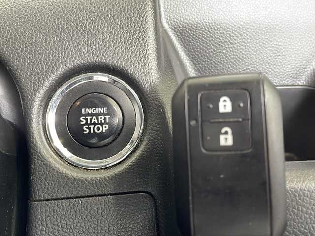 スズキ ワゴンＲ スティングレー HYBRID T 愛知県 2017(平29)年 8.9万km ブレイブカーキP (株)IDOMが運営する【じしゃロン名古屋鳴海店】の自社ローン専用車両になりますこちらは現金またはオートローンご利用時の価格です。自社ローンご希望の方は別途その旨お申付け下さい/全方位カメラ、バックカメラ/純正ナビ/衝突軽減システム/レーンキープアシスト/クルーズコントロール/スマートキー/フルセグテレビ/ETC/シートヒーター/オートライト/純正フロアマット/アイドリングストップ/パドルシフト