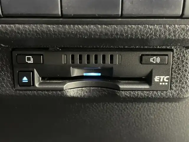 トヨタ カローラ スポーツ ハイブリッドG スタイルPKG 福島県 2020(令2)年 4.6万km アティチュードブラックマイカ 純正HDDナビゲーション/【CD/DVD/ipod/AndroidAuto/USB/Bluetooth/フルセグTV】/・バックカメラ/・前後ドライブレコーダー/・純正ETC/衝突軽減ブレーキ/車線逸脱警報装置/アダプティブクルーズコントロール/オートマチックハイビーム/ブラインドスポットモニター/前後コーナーセンサー/電子パーキングブレーキ/・ブレーキオートホールド/ハーフレザーシート/・運転席＋助手席シートヒーター/ステアリングスイッチ/ＬＥＤヘッドライト/・オートライト/・フロントフォグライト/電動格納ウィンカーミラー/・オートミラー/純正フロアマット/純正16インチアルミホイール/ABS/横滑り防止装置/盗難防止装置/プッシュスタート/・スマートキー/・スペアキー