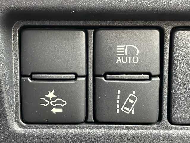 トヨタ ノア Si ダブルバイビー 山形県 2018(平30)年 7.4万km ブラック 禁煙車/Toyota Safety Sense C/・プリクラッシュセーフティ/・レーンディパーチャーアラート/・オートマチックハイビーム/・先行車発進告知（発進遅れ告知機能）/ハーフレザーシート/クルーズコントロール/アルパイン11インチナビ/CD.DVD.BT.SD/アルパインフリップダウンモニター/フルセグ/バックカメラ/ビルトインETC/両側パワースライドドア/LEDヘッドライト/プッシュスタート/スマートキーｘ２