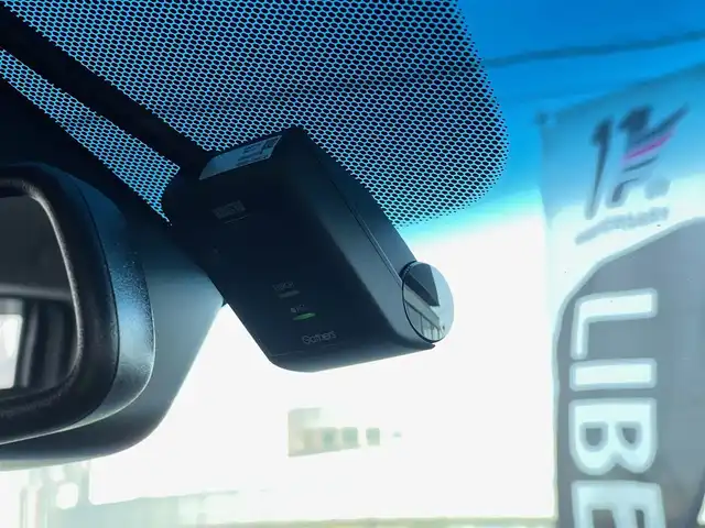 ホンダ シャトル ハイブリッド Z ホンダセンシング 山梨県 2020(令2)年 1万km ミッドナイトブルービームM 禁煙車/ワンオーナー/純正9インチナビ（VXM-207VFEi）/（CD/DVD/SD/BT/フルセグTV）/バックカメラ/ホンダセンシング/アダプティブクルーズコントロール/オートハイビーム/LEDヘッドライト/オートライト/フォグランプ/プッシュスタート/スマートキー/ルーフレール/ETC/ドアバイザー/フロアマット/新車時保証書/取扱説明書/全ディーラー記録簿（R3/6、R4/6、R5/5、R6/5）/スペアキー/鉄ホイール付きスタッドレスタイヤ4本車載