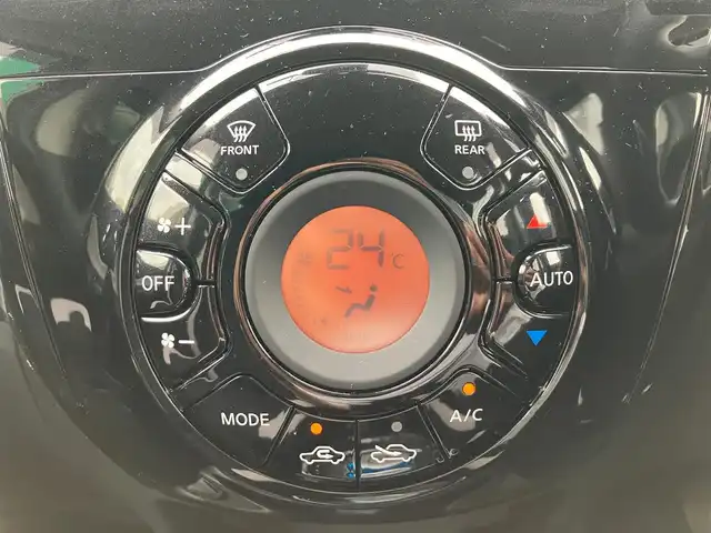 日産 ノート 静岡県 2017(平29)年 5万km スーパーブラック エンジンスタートボタン/パワーステアリング/パワーウィンドウ/保証書/取扱説明書/記録簿/アイドリングストップ/スマートキー（スペアキー１本）/AAC/純正SDナビ（BT接続、ワンセグTV、CDチェンジャー）/純正ETC/前後ドライブレコーダー/純正フロアマット/布系シート/ABS/横滑り防止装置/前後コーナーセンサー/レーンキープアシスト/キセノンヘッドライト/オートライト/Wエアバック/衝突軽減システム