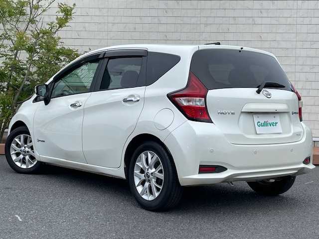 日産 ノート e－パワー X 茨城県 2019(平31)年 8.2万km パール 純正ナビ/（FM/AM/BT/フルセグ） /アラウンドビューモニター /デジタルインナーミラー /スマートキー /プッシュスタート /衝突軽減ブレーキ /LEDヘッドライト /コーナーセンサー /純正フロアマット /ETC/オートライト