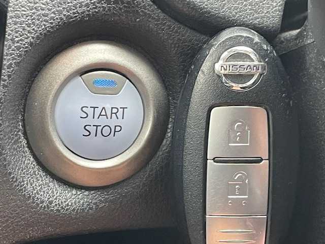 日産 ノート e－パワー X 茨城県 2019(平31)年 8.2万km パール 純正ナビ/（FM/AM/BT/フルセグ） /アラウンドビューモニター /デジタルインナーミラー /スマートキー /プッシュスタート /衝突軽減ブレーキ /LEDヘッドライト /コーナーセンサー /純正フロアマット /ETC/オートライト