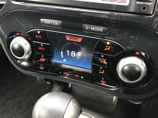日産 ジューク 15RX タイプV 栃木県 2012(平24)年 8.4万km ホワイトパール 株)IDOMが運営する【じしゃロン小山店】の自社ローン専用車両になります。こちらは現金またはオートローンご利用時の価格です。自社ローンご希望の方は別途その旨お申付け下さい//禁煙車/純正ワンセグナビ/（CD/DVD/AM/FMラジオ）/スマートキー/プッシュスタート/バックカメラ/ＥＴＣ/電動格納ドアミラー/パワーウインドウ/防眩ミラー/オートライト