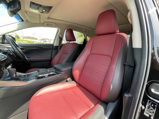 レクサス ＮＸ 300h Iパッケージ 岡山県 2018(平30)年 4.7万km グラファイトブラックガラスフレーク 純正10.3インチワイドディスプレイナビ/フルセグTV、CD、DVD、Blu-ray/AM、FM、Bluetooth/全方位カメラ/パノラマルーフ/ブラインドスポットモニター/前席シートヒーター/ステアリングヒーター/3眼LEDヘッドライト/パーキングサポートブレーキ/電動パーキングブレーキ/ブレーキホールド/レクサスセーフティシステム＋/・プリクラッシュセーフティシステム/・レーンディパーチャーアラート/・オートマチックハイビーム/・アダブティブハイビームシステム/・レーダークルーズコントール/L-TEXシート/パワーバックドア
