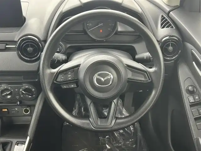 マツダ マツダ２ 15S 埼玉県 2020(令2)年 3.9万km ソニックシルバーM スマートシティブレーキサポート　レーンキープアシスト　横滑り防止装置　ＬＥＤヘッドライト　純正ディスプレイ　Bluetooth　USB AUX　スマートキー　プッシュスタート　