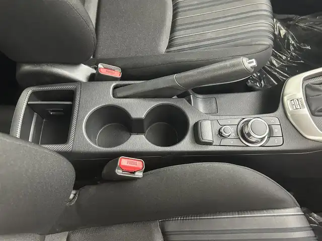 マツダ マツダ２ 15S 埼玉県 2020(令2)年 3.9万km ソニックシルバーM スマートシティブレーキサポート　レーンキープアシスト　横滑り防止装置　ＬＥＤヘッドライト　純正ディスプレイ　Bluetooth　USB AUX　スマートキー　プッシュスタート　