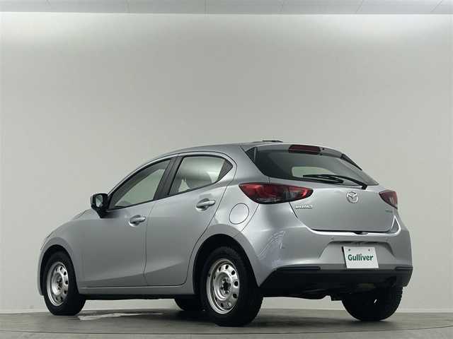 マツダ マツダ２ 15S 埼玉県 2020(令2)年 3.9万km ソニックシルバーM スマートシティブレーキサポート　レーンキープアシスト　横滑り防止装置　ＬＥＤヘッドライト　純正ディスプレイ　Bluetooth　USB AUX　スマートキー　プッシュスタート　