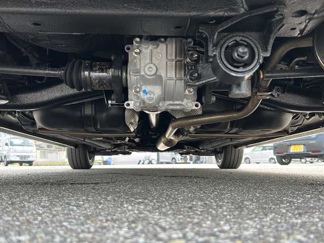 スズキ スイフト HYBRID RS 富山県 2018(平30)年 2.6万km プレミアムシルバーメタリック ４ＷＤ/純正ナビ/フルセグＴＶ/ＣＤ・ＤＶＤ・ＢＴ/全方位カメラ/レーダークルーズコントロール/レーンキープアシスト/衝突軽減ブレーキ/オートライト/純正ＡＷ/純正フロアマット/シートヒーター/プッシュスタート/ETC/スマートキー/スペアキー/保証書