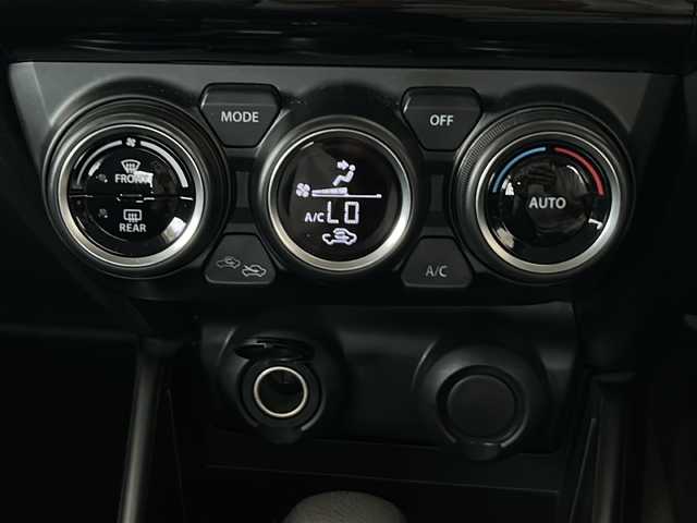 スズキ スイフト HYBRID RS 富山県 2018(平30)年 2.6万km プレミアムシルバーメタリック ４ＷＤ/純正ナビ/フルセグＴＶ/ＣＤ・ＤＶＤ・ＢＴ/全方位カメラ/レーダークルーズコントロール/レーンキープアシスト/衝突軽減ブレーキ/オートライト/純正ＡＷ/純正フロアマット/シートヒーター/プッシュスタート/ETC/スマートキー/スペアキー/保証書