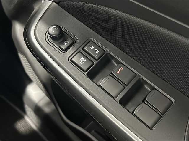 スズキ スイフト HYBRID RS 富山県 2018(平30)年 2.6万km プレミアムシルバーメタリック ４ＷＤ/純正ナビ/フルセグＴＶ/ＣＤ・ＤＶＤ・ＢＴ/全方位カメラ/レーダークルーズコントロール/レーンキープアシスト/衝突軽減ブレーキ/オートライト/純正ＡＷ/純正フロアマット/シートヒーター/プッシュスタート/ETC/スマートキー/スペアキー/保証書