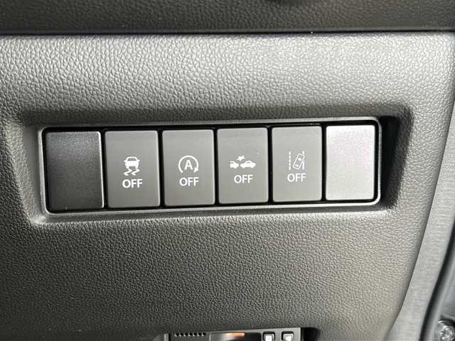スズキ スイフト HYBRID RS 富山県 2018(平30)年 2.6万km プレミアムシルバーメタリック ４ＷＤ/純正ナビ/フルセグＴＶ/ＣＤ・ＤＶＤ・ＢＴ/全方位カメラ/レーダークルーズコントロール/レーンキープアシスト/衝突軽減ブレーキ/オートライト/純正ＡＷ/純正フロアマット/シートヒーター/プッシュスタート/ETC/スマートキー/スペアキー/保証書