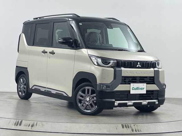 三菱 デリカミニ T プレミアム 埼玉県 2025(令7)年 0.1千km ベージュⅡ 届出済未使用車　/純正ディスプレイオーディオ　/　（Car play/BT/AM/FM/HDMI）/全方位カメラ　/デジタルインナーミラー　/両側電動スライドドア　/コーナーセンサー　/ＭＩ－ＰＩＬＯＴ　/レーンキープアシスト　/ハンドルヒーター　/前席シートヒーター/パドルシフト/革巻きハンドル/ウインカーミラー/フォグランプ/プッシュスタート/スマートキー