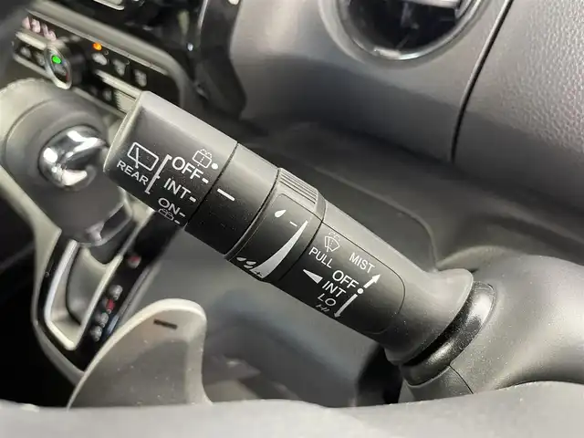ホンダ Ｎ ＢＯＸ カスタム L ターボ 富山県 2021(令3)年 3.6万km プラチナホワイトパール 純正ナビ（8型ディスプレイ）/　　ーーCD、DVD、bluetooth、MSV（SD）/フルセグTV/AppleCarPlay/バックカメラ/リアコーナーセンサー/ビルトインETC/ACC/衝突軽減ブレーキ（CMBS）/レーンキープアシスト/先行車発進お知らせ/両側パワースライドドア/前席シートヒーター /パドルシフト/スマートキー＋プッシュスタート/LEDヘッドライト/フォグ/オートライト/1列目シート背面にドリンクホルダー/スペアキー