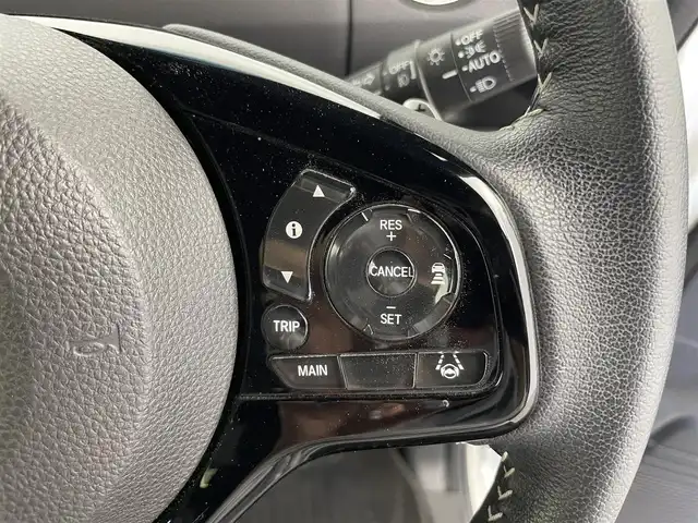 ホンダ Ｎ ＢＯＸ カスタム L ターボ 富山県 2021(令3)年 3.6万km プラチナホワイトパール 純正ナビ（8型ディスプレイ）/　　ーーCD、DVD、bluetooth、MSV（SD）/フルセグTV/AppleCarPlay/バックカメラ/リアコーナーセンサー/ビルトインETC/ACC/衝突軽減ブレーキ（CMBS）/レーンキープアシスト/先行車発進お知らせ/両側パワースライドドア/前席シートヒーター /パドルシフト/スマートキー＋プッシュスタート/LEDヘッドライト/フォグ/オートライト/1列目シート背面にドリンクホルダー/スペアキー
