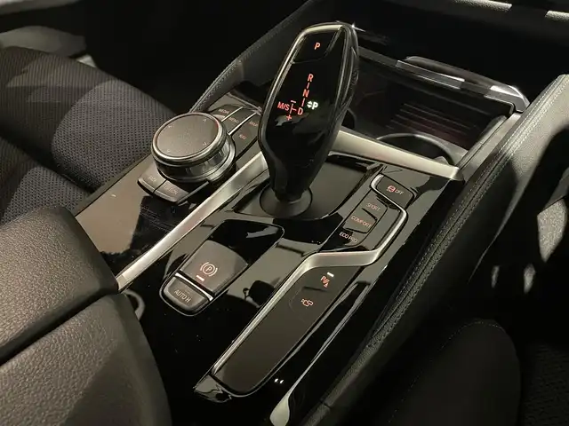 ＢＭＷ ５２３ｄ ED ミッション:インポッシブル 静岡県 2018(平30)年 4.3万km サファイアブラックP 純正ナビ/フルセグTV/harman/kardon/HUD/ACC/BSM/LKA/衝突軽減ブレーキ/360°カメラ/ドラレコ/LEDヘッドライト/オートハイビーム/パドルシフト