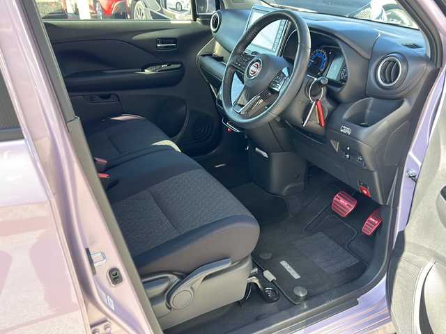 日産 デイズ HWS X プロパイロットED 広島県 2023(令5)年 0.9万km ピンクⅡ 寒冷地仕様/エマージェンシーブレーキ/車線逸脱警報/ハイビームアシスト/コーナーセンサー/プロパイロット/純正９型ナビ/・フルセグTV/Bluetooth/SD/アラウンドビューモニター/革巻きステアリング/ステアリングスイッチ/ステアリングヒーター/シートヒーター/電動パーキングブレーキ/オートホールド/スマートキー/プッシュスタート/スペアキー/純正ドライブレコーダー（前/室内）/ETC（グローブボックス）/純正ドアバイザー/RAYSアルミホール/W+サイド+カーテンエアバック