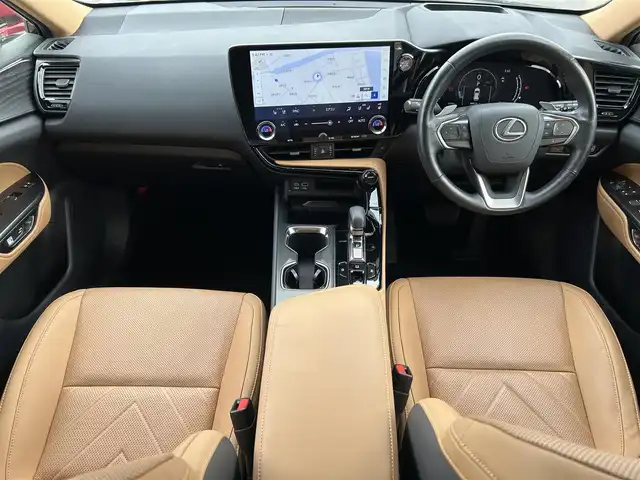 レクサス ＮＸ 250 バージョンL 愛媛県 2023(令5)年 1.8万km テレーンカーキマイカM 登録時走行距離：17799km/メーカーオプション純正HDナビ/AM/FM/フルセグTV/Bluetooth/ビルトインETC2.0/全周囲カメラ/前後ドラレコ/電動リアゲート/パドルシフト/追従クルコン/レザーシート/衝突軽減システム/横滑り防止装置/盗難防止装置/レーンキープアシスト/LEDヘッドライト/オートライト/オートハイビーム/エンジンスタートボタン/スマートキー/スペアキー/純正アルミホイール/純正フロアマット/シートーヒーター/エアシート