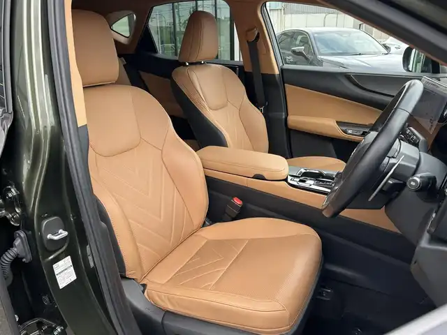 レクサス ＮＸ 250 バージョンL 愛媛県 2023(令5)年 1.8万km テレーンカーキマイカM 登録時走行距離：17799km/メーカーオプション純正HDナビ/AM/FM/フルセグTV/Bluetooth/ビルトインETC2.0/全周囲カメラ/前後ドラレコ/電動リアゲート/パドルシフト/追従クルコン/レザーシート/衝突軽減システム/横滑り防止装置/盗難防止装置/レーンキープアシスト/LEDヘッドライト/オートライト/オートハイビーム/エンジンスタートボタン/スマートキー/スペアキー/純正アルミホイール/純正フロアマット/シートーヒーター/エアシート