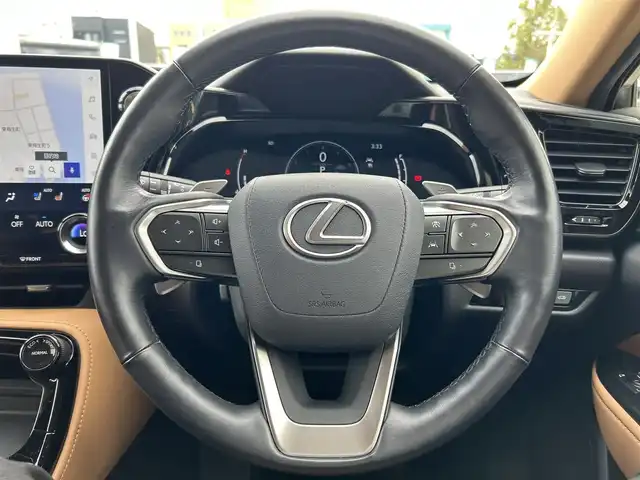 レクサス ＮＸ 250 バージョンL 愛媛県 2023(令5)年 1.8万km テレーンカーキマイカM 登録時走行距離：17799km/メーカーオプション純正HDナビ/AM/FM/フルセグTV/Bluetooth/ビルトインETC2.0/全周囲カメラ/前後ドラレコ/電動リアゲート/パドルシフト/追従クルコン/レザーシート/衝突軽減システム/横滑り防止装置/盗難防止装置/レーンキープアシスト/LEDヘッドライト/オートライト/オートハイビーム/エンジンスタートボタン/スマートキー/スペアキー/純正アルミホイール/純正フロアマット/シートーヒーター/エアシート