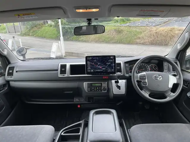 トヨタ ハイエース ファインテックツアラー 富山県 2018(平30)年 6.4万km ブラックマイカ 4列10人乗り/４ＷＤ/ワンオーナー/ＡＬＰＩＮＥ製フローティングナビ/フルセグＴＶ/Bluetooth/DVD再生/ＡＬＰＩＮＥ製フリップダウンモニター/ダブルゾーン/バックカメラ/ビルトインETC/両側パワースライドドア/スマートキー/プッシュスタートエンジン/LEDオートライト/社外アルミ付スタッドレスタイヤ4本有