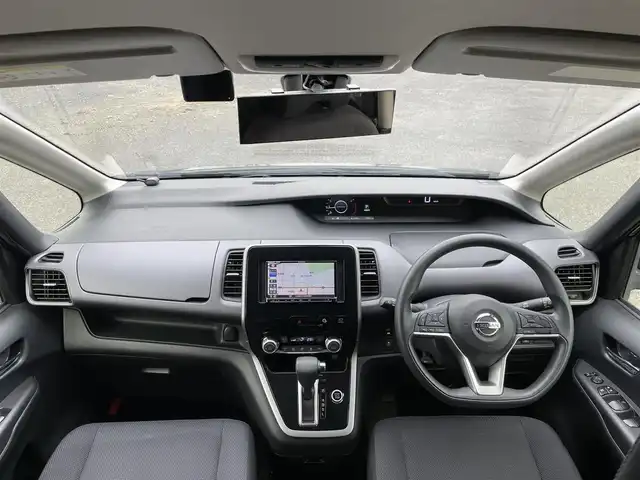 日産 セレナ X Vセレクション 道央・札幌 2018(平30)年 7.5万km ダイヤモンドブラック ４WD/ワンオーナー/社外SDナビ/CD/DVD/BT/フルセグ/社外フリップダウンモニター/エマージェンシーブレーキ/横滑り防止装置/クルーズコントロール/レーンキープアシスト/パーキングアシスト/クリアランスソナー/アラウンドビューモニター/ビルトインETC/ドライブレコーダー/アイドリングストップ/ECOMODE/両側パワースライドドア/ステアリングリモコン/プッシュスタート/スマートキー/LEDヘッドライト/オートライト/電動格納ミラー/ウィンカーミラー/純正フロアマット/ドアバイザー/スペアキー/純正エンジンスターター