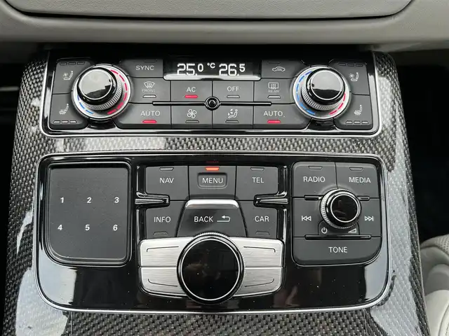 アウディ Ｓ８ 道東・釧路十勝 2012(平24)年 5.6万km ブリリアントブラック 4WD/純正ナビ/（CD/DVD/ラジオ）/バックカメラ/BANG＆OLUFSENオーディオ/クルーズコントロール/レザーシート/パワーシート/シートヒーター/エアシート/メモリシート/パドルシフト/革巻きステアリング