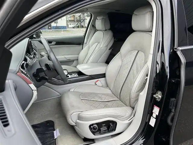 アウディ Ｓ８ 道東・釧路十勝 2012(平24)年 5.6万km ブリリアントブラック 4WD/純正ナビ/（CD/DVD/ラジオ）/バックカメラ/BANG＆OLUFSENオーディオ/クルーズコントロール/レザーシート/パワーシート/シートヒーター/エアシート/メモリシート/パドルシフト/革巻きステアリング