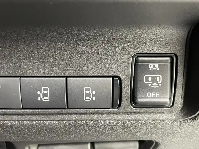 日産 セレナ e－パワー ハイウェイスター V 熊本県 2025(令7)年 0.1千km 白Ⅱ 登録済未使用車/純正１２．３インチナビ/アラウンドビューモニター/ビルトインＥＴＣ　/前後ドライブレコーダー　/ビルトインＥＴＣ２．０　/前後クリアランスソナー　/プロパイロット/車線逸脱警報/車線逸脱防止支援システム/後側方車両検知警報/後側方衝突防止支援/前方衝突防止支援/踏み間違い衝突防止支援/インテリジェントクルーズ/車線維持支援/先行車発進お知らせ機能/ブラインドスポットモニター/横滑り防止/両側パワースライドドア/デジタルインナーミラー/純正16インチAW/オートライト/オートマチックハイビーム/LEDヘッドライト/フォグライト/スマートキー/プッシュスタート/スペアキー1本