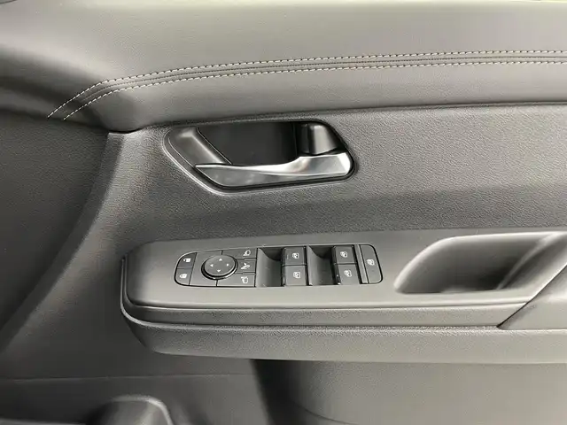 日産 セレナ e－パワー ハイウェイスター V 熊本県 2025(令7)年 0.1千km 白Ⅱ 登録済未使用車/純正１２．３インチナビ/アラウンドビューモニター/ビルトインＥＴＣ　/前後ドライブレコーダー　/ビルトインＥＴＣ２．０　/前後クリアランスソナー　/プロパイロット/車線逸脱警報/車線逸脱防止支援システム/後側方車両検知警報/後側方衝突防止支援/前方衝突防止支援/踏み間違い衝突防止支援/インテリジェントクルーズ/車線維持支援/先行車発進お知らせ機能/ブラインドスポットモニター/横滑り防止/両側パワースライドドア/デジタルインナーミラー/純正16インチAW/オートライト/オートマチックハイビーム/LEDヘッドライト/フォグライト/スマートキー/プッシュスタート/スペアキー1本