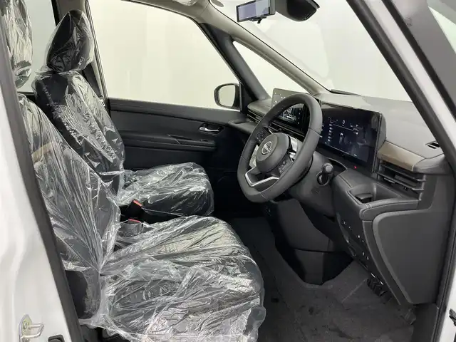 日産 セレナ e－パワー ハイウェイスター V 熊本県 2025(令7)年 0.1千km 白Ⅱ 登録済未使用車/純正１２．３インチナビ/アラウンドビューモニター/ビルトインＥＴＣ　/前後ドライブレコーダー　/ビルトインＥＴＣ２．０　/前後クリアランスソナー　/プロパイロット/車線逸脱警報/車線逸脱防止支援システム/後側方車両検知警報/後側方衝突防止支援/前方衝突防止支援/踏み間違い衝突防止支援/インテリジェントクルーズ/車線維持支援/先行車発進お知らせ機能/ブラインドスポットモニター/横滑り防止/両側パワースライドドア/デジタルインナーミラー/純正16インチAW/オートライト/オートマチックハイビーム/LEDヘッドライト/フォグライト/スマートキー/プッシュスタート/スペアキー1本