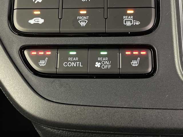 ホンダ ステップワゴン スパーダ eHEV 埼玉県 2025(令7)年 0.1千km プラチナホワイトパール 登録済未使用車/純正11.4インチナビ　VXM-247VFLi/(Bluetooth/USB/CD/DVD/AM/FM)/地デジフルセグ/バックカメラ/Honda SENSING/・衝突軽減ブレーキ/・アダプティブクルーズコントロール/・先行車発進お知らせ機能/・路外逸脱抑制機能/・標識認識機能/・ブラインドスポットインフォメーション/・オートハイビーム/パワーバックドア/オットマン/運転席・助手席シートヒーター/全列USBチャージャー/パドルシフト/電子パーキングシステム/ブレーキホールド/ロールサンシェード/ウィンカーミラー/フロントフォグランプ/純正16インチアルミホイール