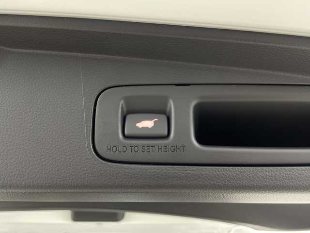 ホンダ ステップワゴン スパーダ eHEV 埼玉県 2025(令7)年 0.1千km プラチナホワイトパール 登録済未使用車/純正11.4インチナビ　VXM-247VFLi/(Bluetooth/USB/CD/DVD/AM/FM)/地デジフルセグ/バックカメラ/Honda SENSING/・衝突軽減ブレーキ/・アダプティブクルーズコントロール/・先行車発進お知らせ機能/・路外逸脱抑制機能/・標識認識機能/・ブラインドスポットインフォメーション/・オートハイビーム/パワーバックドア/オットマン/運転席・助手席シートヒーター/全列USBチャージャー/パドルシフト/電子パーキングシステム/ブレーキホールド/ロールサンシェード/ウィンカーミラー/フロントフォグランプ/純正16インチアルミホイール