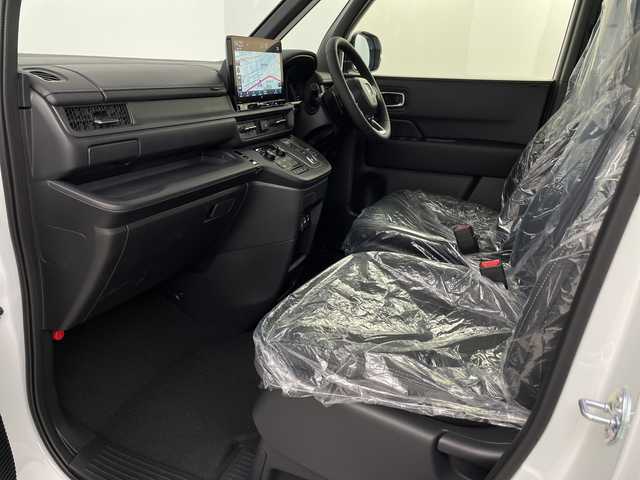 ホンダ ステップワゴン スパーダ eHEV 埼玉県 2025(令7)年 0.1千km プラチナホワイトパール 登録済未使用車/純正11.4インチナビ　VXM-247VFLi/(Bluetooth/USB/CD/DVD/AM/FM)/地デジフルセグ/バックカメラ/Honda SENSING/・衝突軽減ブレーキ/・アダプティブクルーズコントロール/・先行車発進お知らせ機能/・路外逸脱抑制機能/・標識認識機能/・ブラインドスポットインフォメーション/・オートハイビーム/パワーバックドア/オットマン/運転席・助手席シートヒーター/全列USBチャージャー/パドルシフト/電子パーキングシステム/ブレーキホールド/ロールサンシェード/ウィンカーミラー/フロントフォグランプ/純正16インチアルミホイール