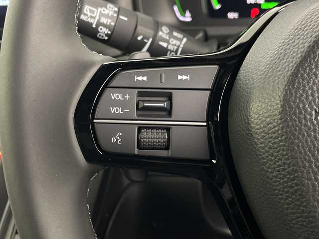 ホンダ ステップワゴン スパーダ eHEV 埼玉県 2025(令7)年 0.1千km プラチナホワイトパール 登録済未使用車/純正11.4インチナビ　VXM-247VFLi/(Bluetooth/USB/CD/DVD/AM/FM)/地デジフルセグ/バックカメラ/Honda SENSING/・衝突軽減ブレーキ/・アダプティブクルーズコントロール/・先行車発進お知らせ機能/・路外逸脱抑制機能/・標識認識機能/・ブラインドスポットインフォメーション/・オートハイビーム/パワーバックドア/オットマン/運転席・助手席シートヒーター/全列USBチャージャー/パドルシフト/電子パーキングシステム/ブレーキホールド/ロールサンシェード/ウィンカーミラー/フロントフォグランプ/純正16インチアルミホイール