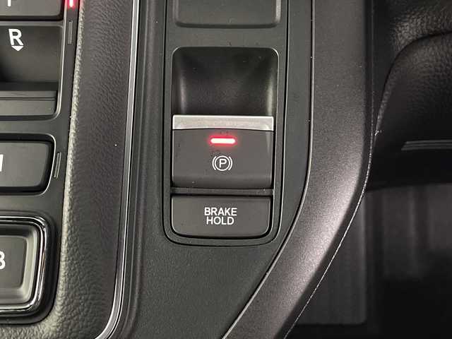 ホンダ ステップワゴン スパーダ eHEV 埼玉県 2025(令7)年 0.1千km プラチナホワイトパール 登録済未使用車/純正11.4インチナビ　VXM-247VFLi/(Bluetooth/USB/CD/DVD/AM/FM)/地デジフルセグ/バックカメラ/Honda SENSING/・衝突軽減ブレーキ/・アダプティブクルーズコントロール/・先行車発進お知らせ機能/・路外逸脱抑制機能/・標識認識機能/・ブラインドスポットインフォメーション/・オートハイビーム/パワーバックドア/オットマン/運転席・助手席シートヒーター/全列USBチャージャー/パドルシフト/電子パーキングシステム/ブレーキホールド/ロールサンシェード/ウィンカーミラー/フロントフォグランプ/純正16インチアルミホイール