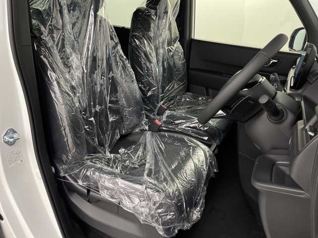 ホンダ ステップワゴン スパーダ eHEV 埼玉県 2025(令7)年 0.1千km プラチナホワイトパール 登録済未使用車/純正11.4インチナビ　VXM-247VFLi/(Bluetooth/USB/CD/DVD/AM/FM)/地デジフルセグ/バックカメラ/Honda SENSING/・衝突軽減ブレーキ/・アダプティブクルーズコントロール/・先行車発進お知らせ機能/・路外逸脱抑制機能/・標識認識機能/・ブラインドスポットインフォメーション/・オートハイビーム/パワーバックドア/オットマン/運転席・助手席シートヒーター/全列USBチャージャー/パドルシフト/電子パーキングシステム/ブレーキホールド/ロールサンシェード/ウィンカーミラー/フロントフォグランプ/純正16インチアルミホイール