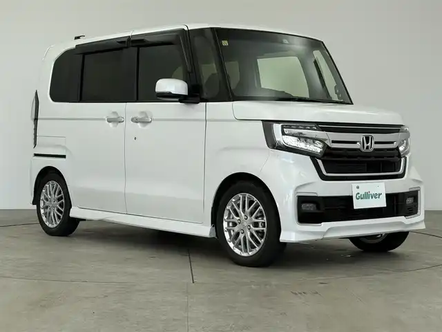 ホンダ Ｎ ＢＯＸ カスタム L ターボ 愛知県 2023(令5)年 3.3万km プラチナホワイトパール ホンダセンシング/衝突被害軽減ブレーキ/誤発信抑制機能/アダプティブクルーズコントロール/車線維持支援システム/先行車発進お知らせ機能/オートハイビーム/横滑り防止装置/盗難防止装置/両側パワースライド/純正ナビ/フルセグTV/Bluetooth/CD/DVD/AM/FM/iPod/AUX/純正15インチアルミホイール/ハーフレザーシート/革巻きステアリング/ステアリングスイッチ/スマートキー/プッシュスタート/ブレーキホールド