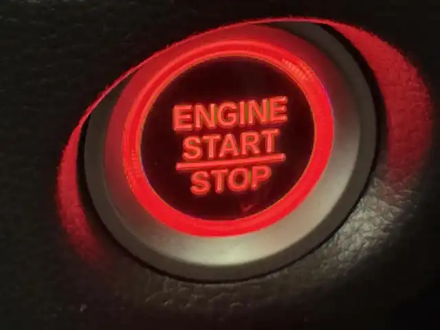 ホンダ Ｎ ＢＯＸ カスタム L ターボ 愛知県 2023(令5)年 3.3万km プラチナホワイトパール ホンダセンシング/衝突被害軽減ブレーキ/誤発信抑制機能/アダプティブクルーズコントロール/車線維持支援システム/先行車発進お知らせ機能/オートハイビーム/横滑り防止装置/盗難防止装置/両側パワースライド/純正ナビ/フルセグTV/Bluetooth/CD/DVD/AM/FM/iPod/AUX/純正15インチアルミホイール/ハーフレザーシート/革巻きステアリング/ステアリングスイッチ/スマートキー/プッシュスタート/ブレーキホールド