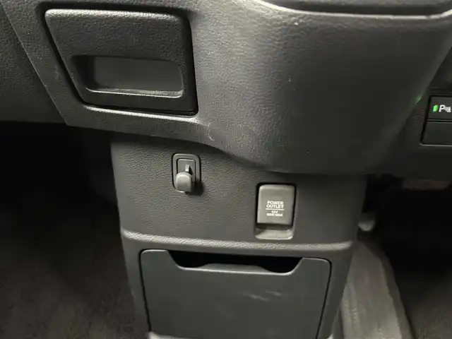 ホンダ Ｎ ＢＯＸ カスタム L ターボ 愛知県 2023(令5)年 3.3万km プラチナホワイトパール ホンダセンシング/衝突被害軽減ブレーキ/誤発信抑制機能/アダプティブクルーズコントロール/車線維持支援システム/先行車発進お知らせ機能/オートハイビーム/横滑り防止装置/盗難防止装置/両側パワースライド/純正ナビ/フルセグTV/Bluetooth/CD/DVD/AM/FM/iPod/AUX/純正15インチアルミホイール/ハーフレザーシート/革巻きステアリング/ステアリングスイッチ/スマートキー/プッシュスタート/ブレーキホールド